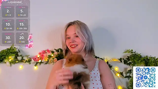 girlllsooft online show from October 8, 7:07 pm