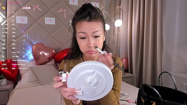 Nelly Kimm online show from February 19, 1:05 am