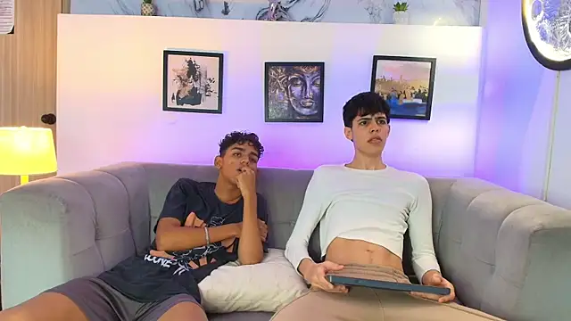 TWINKS FRIENDS online show from April 17, 1:35 pm