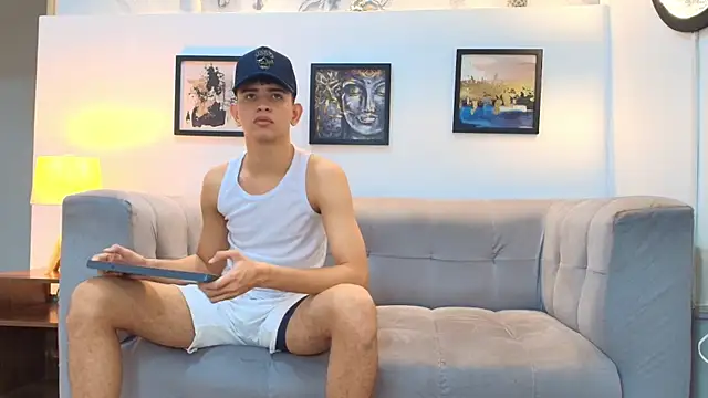 TWINKS FRIENDS online show from February 20, 1:23 pm