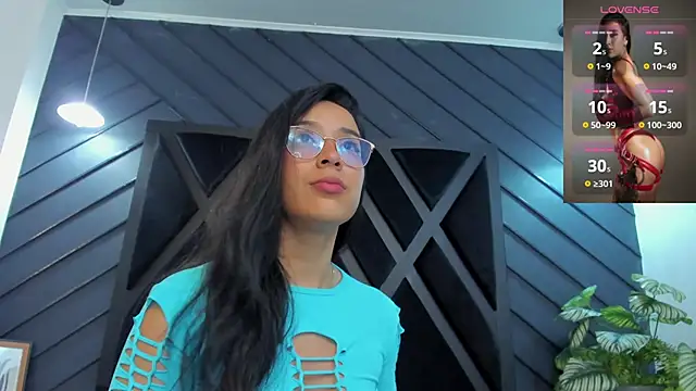 zoe martins  online show from November 12, 5:33 pm