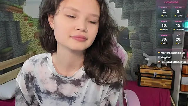 Snapshot of EmilyChaves chatting on October 15, 6:43 pm EmilyChaves online show from October 15, 6:43 pm