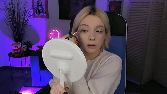 AuroraWrenfield online show from November 26, 5:08 am