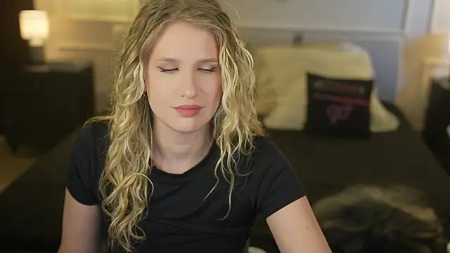 Scarlett Sweet054 online show from April 25, 3:09 pm