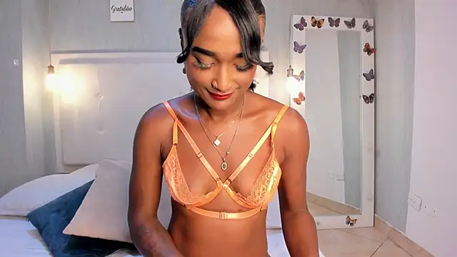 EsmeraldaNyx online show from September 12, 9:00 pm