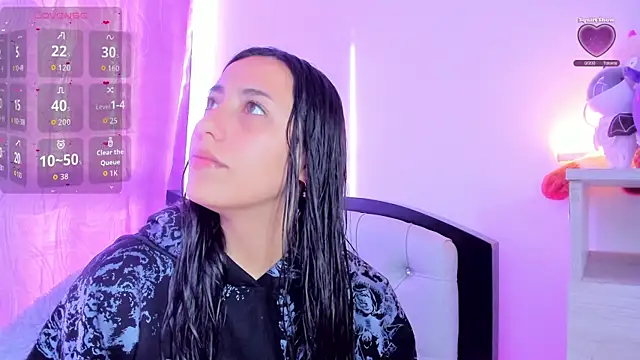 my aleja  online show from April 18, 12:07 pm