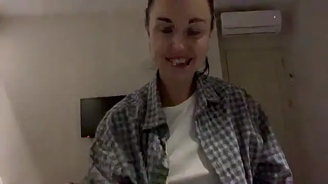 Snapshot of Gilin1 chatting on October 9, 6:45 pm Gilin1 online show from October 9, 6:45 pm