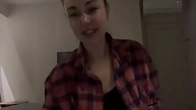 Snapshot of Gilin1 chatting on November 1, 7:29 pm Gilin1 online show from November 1, 7:29 pm