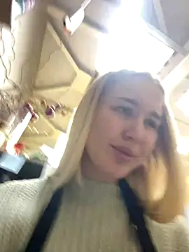 Snapshot of CandyVice chatting on October 17, 5:05 pm CandyVice online show from October 17, 5:05 pm