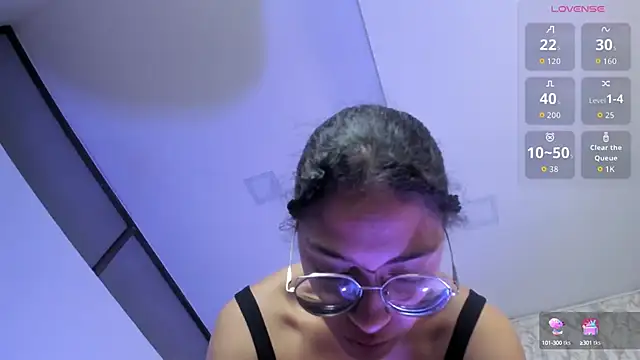 Hanna Cornee  online show from September 26, 2:58 pm