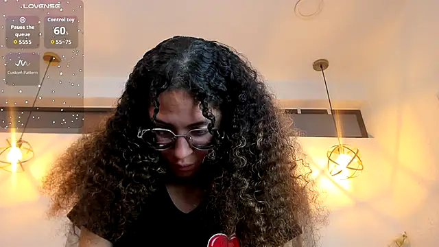 Hanna Cornee  online show from October 9, 1:59 pm