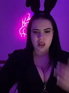 Shellybttn online show from April 3, 11:03 pm