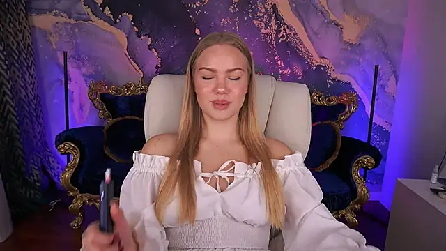 CelesteNoir online show from October 9, 6:39 am