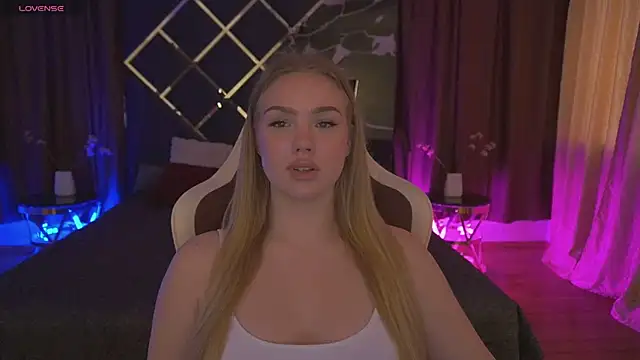 CelesteNoir online show from February 5, 9:01 am