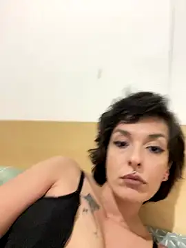 Piggiteablacktea online show from October 17, 11:08 pm