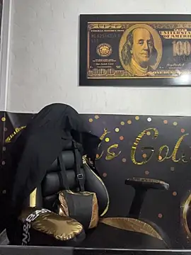 candy  fox  online show from November 7, 7:41 pm