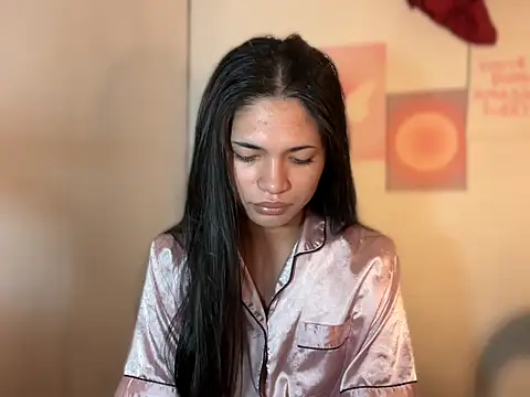 Snapshot of Jessyfoxxx_888 chatting on October 29, 12:53 pm Jessyfoxxx 888 online show from October 29, 12:53 pm