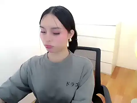 Snapshot of holly_tabby chatting on September 9, 8:41 pm holly tabby online show from September 9, 8:41 pm