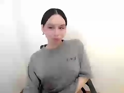 Snapshot of holly_tabby chatting on October 31, 12:12 am holly tabby online show from October 31, 12:12 am