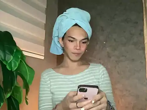 Misselliefayexxx online show from September 15, 7:43 pm