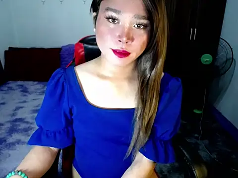 Urassiansweetcummer online show from November 19, 1:49 am