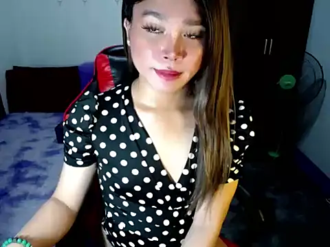 Urassiansweetcummer online show from November 23, 11:12 am