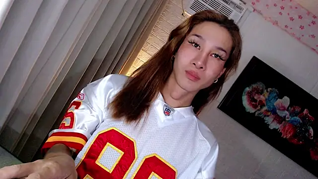 TRANSGODDESSA online show from December 1, 5:55 am