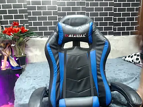 lucyheart777 online show from November 8, 6:07 am