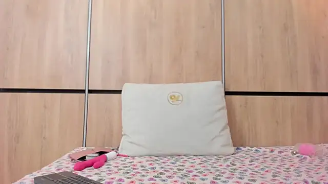 ikia lopez  online show from April 1, 1:41 pm