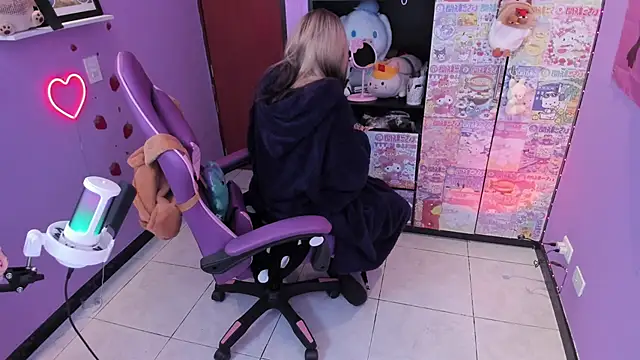 Vero Osb  online show from October 19, 11:18 pm