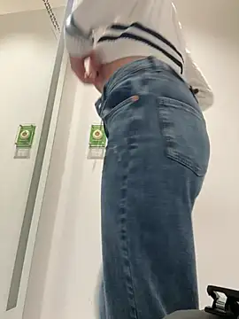 Isabella21  online show from March 6, 1:12 am