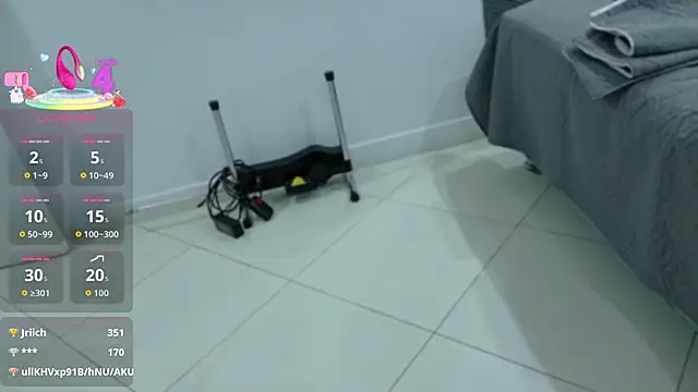 BeccaReedd online show from September 9, 2:33 am