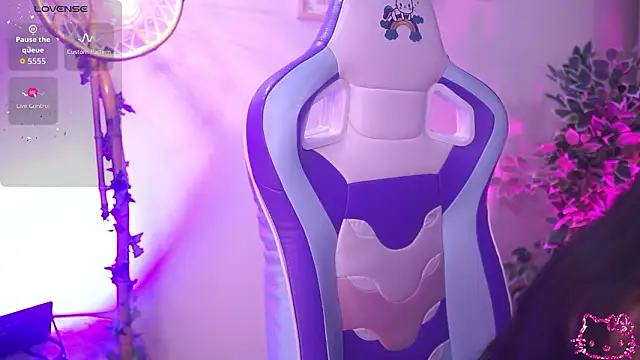 chloe moons  online show from February 27, 11:15 pm