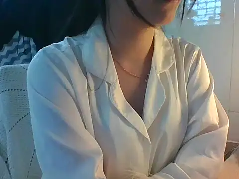 Linzly online show from December 18, 3:11 am