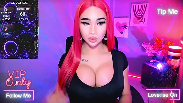 TriciaCumLoader online show from February 1, 7:45 pm