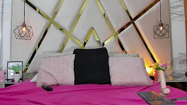 FernandaRousse online show from October 14, 5:37 pm