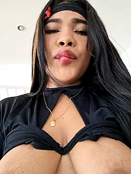 Michell em online show from February 17, 7:24 pm