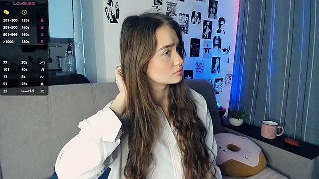 lovelyalivia online show from November 5, 10:09 am