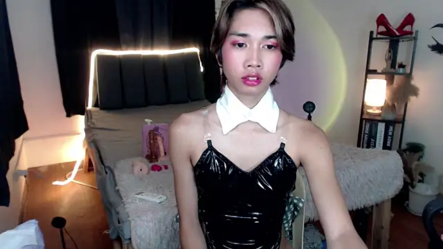 Lavictoriathegreat online show from January 5, 8:45 pm