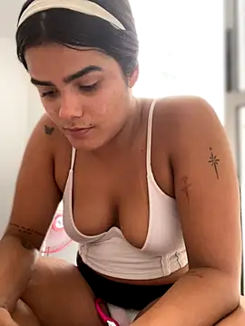 Kaily Sweet16 online show from November 1, 7:40 pm