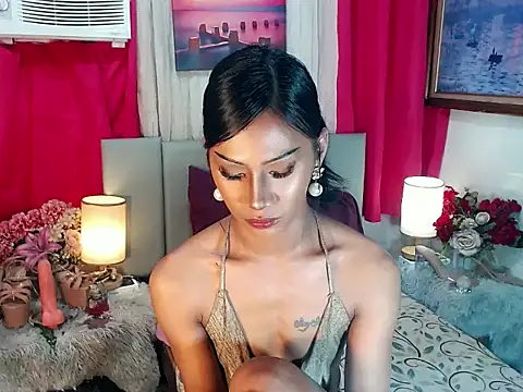 sassylatina online show from December 14, 9:31 pm