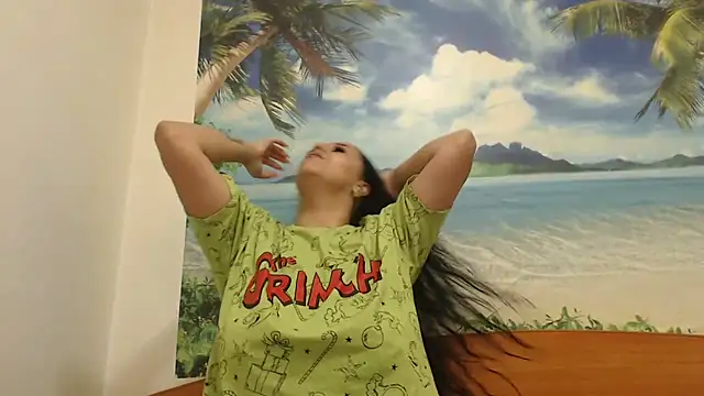 Snapshot of Maryem637048 chatting on October 23, 1:50 pm Maryem637048 online show from October 23, 1:50 pm