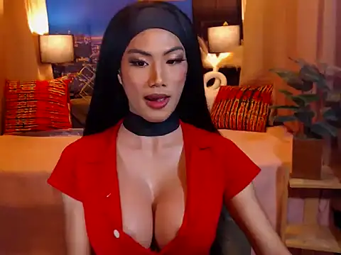 DAYANARAHFOX online show from June 3, 4:45 pm
