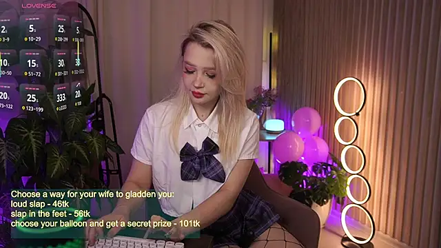 LauraWifeness online show from October 2, 6:29 am