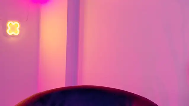 CindySparkl online show from February 3, 6:40 am