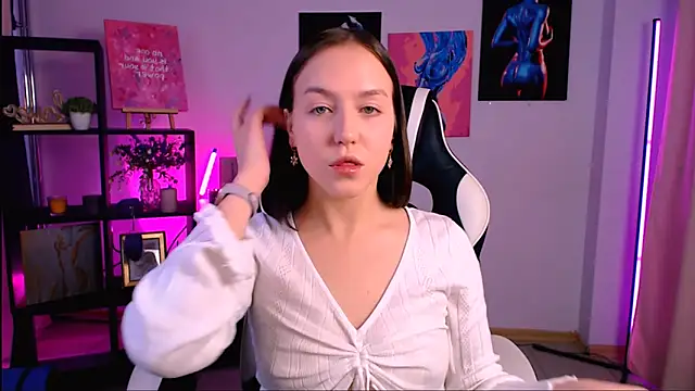 CindySparkl online show from December 14, 4:40 am