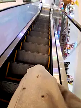 meomeocute online show from February 12, 2:41 pm