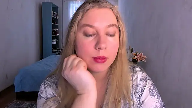 NancySanders online show from February 17, 6:35 am