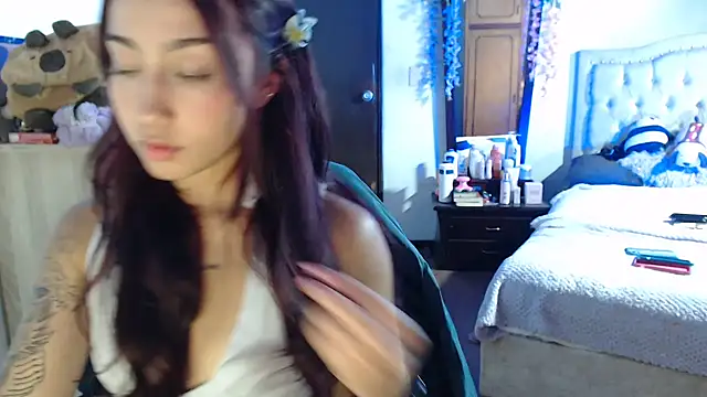 evali16 online show from December 19, 1:32 am