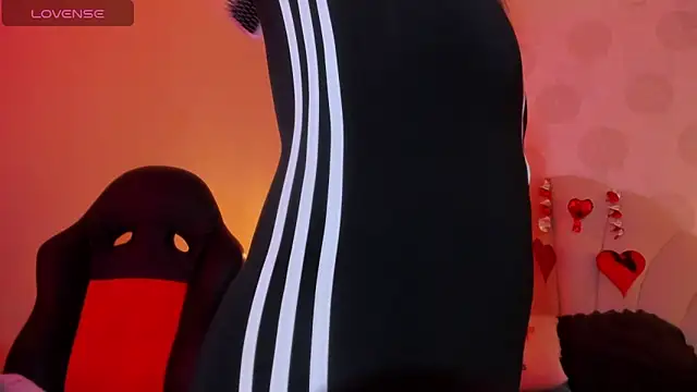 GIANAMILLER6 online show from February 14, 12:40 pm